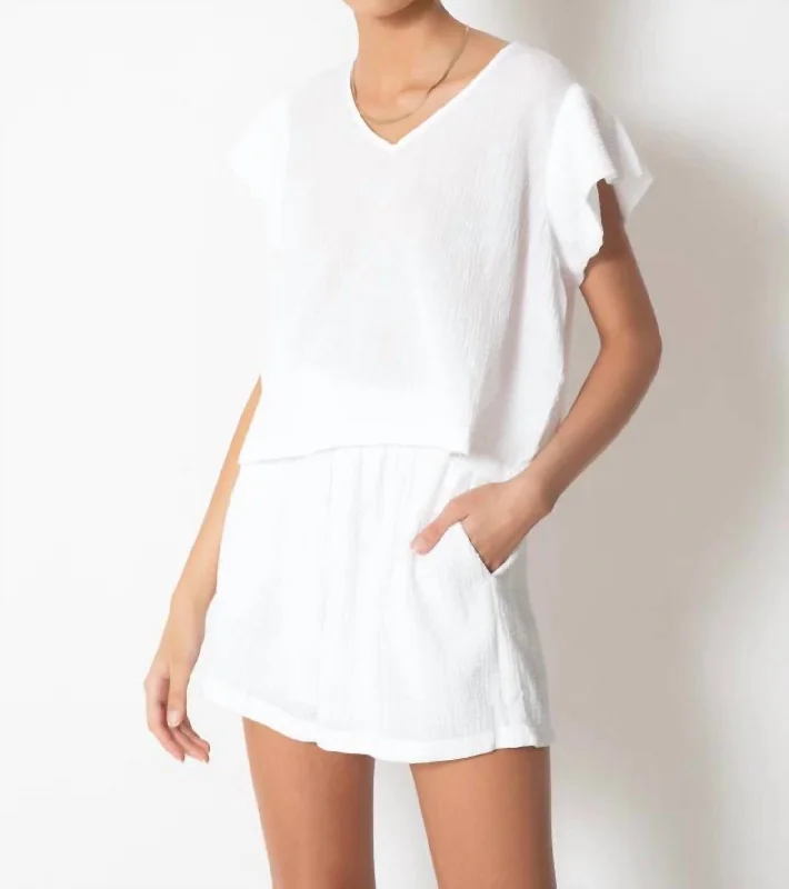 Chic Trends Unveiled Alorian Top In White