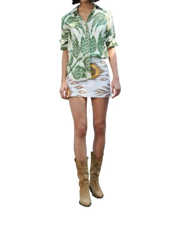 Season Appropriate Women's Collection Chic Shirt In Green Leaf