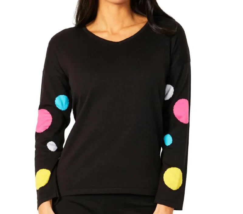 Fashionista Favorites V-Neck Polkadot Detail Sleeve Top In Black