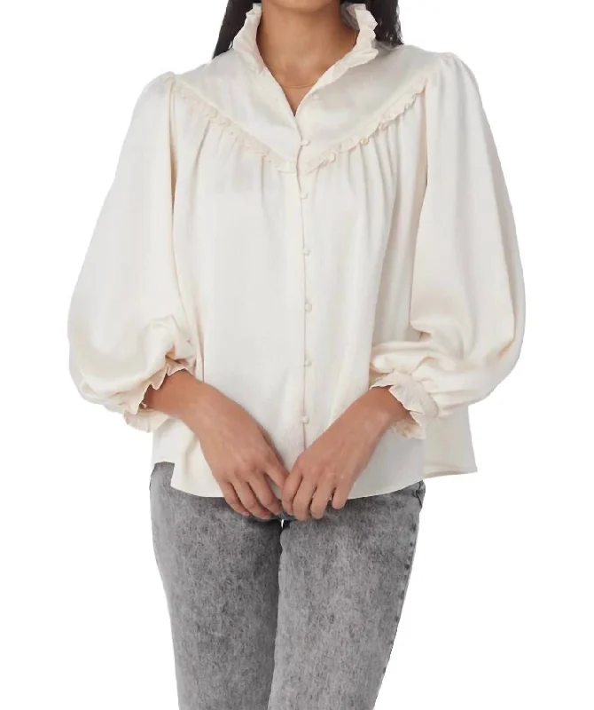 Chic Casual Wardrobe Essentials Wells Top In Ivory