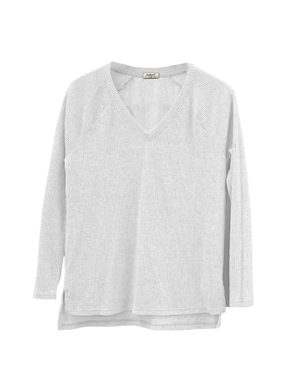 Chic Wardrobe Essentials Women's Raglan V Neck With Side Slit In Vintage White