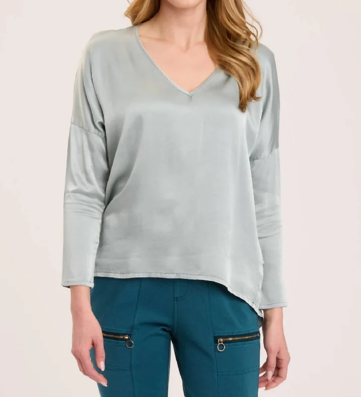 Hot Deals Bauer V Neck Top In Dewdrop