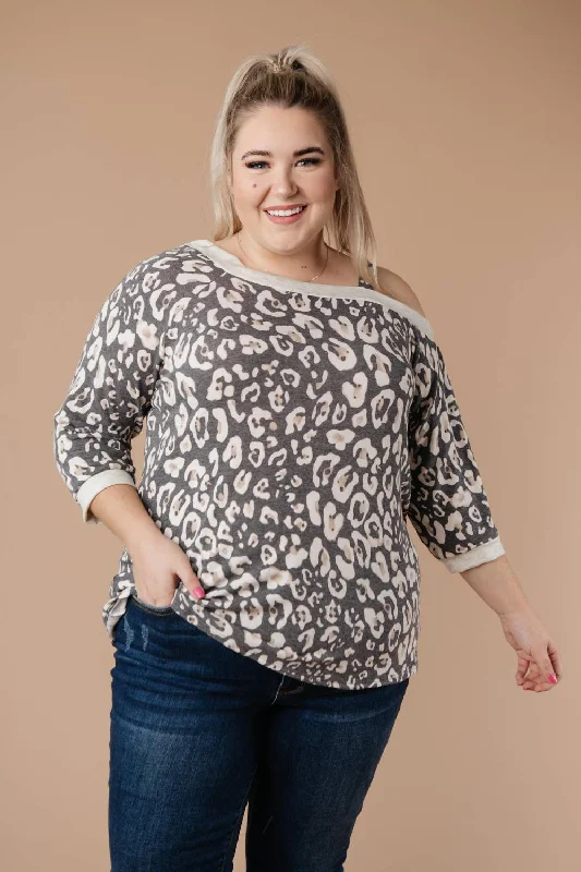 Forward Trendsetter Grin & Bare It Animal Print Top In Grey/leopard Print