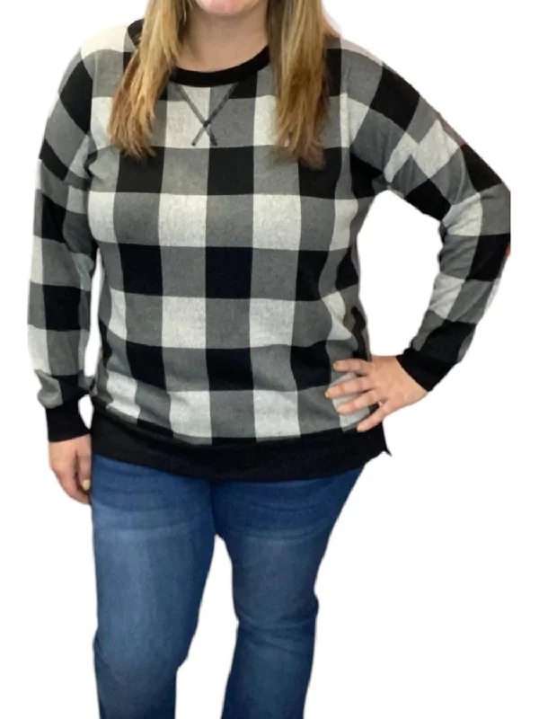 Gorgeous Glamour Collection Plaid Weekender Top In Black/white