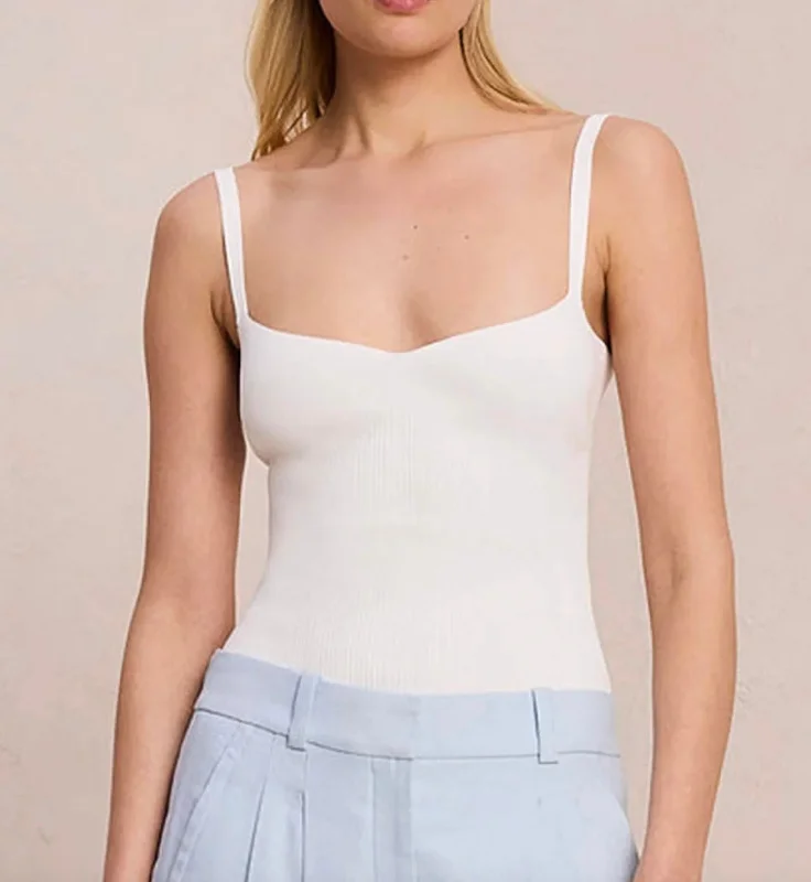 Chic Outfits Milo Top In White