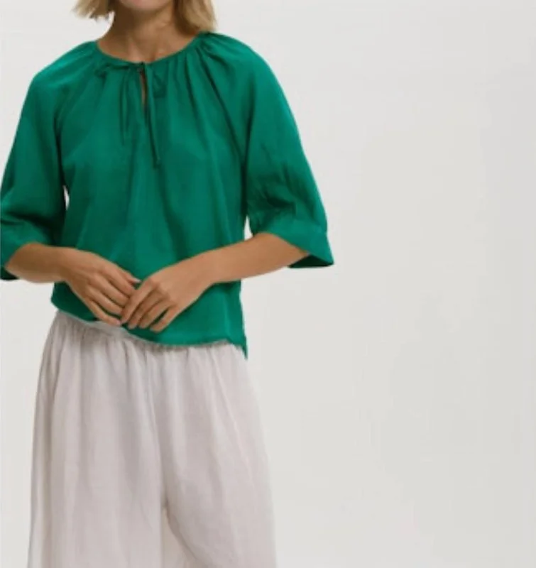 Style Versatile Women's Collection Roxboro Top In Wimbledon Green