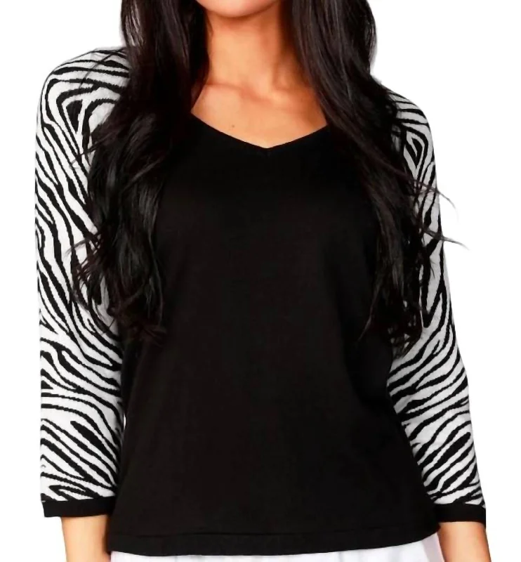 Wardrobe Essentials 3/4 Zebra Sleeve V-Neck Top In Black