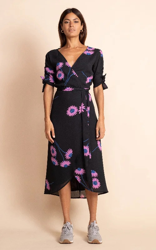 Absurdly Cheap Sale Olivera Midi Dress in Pink Daisy on Black