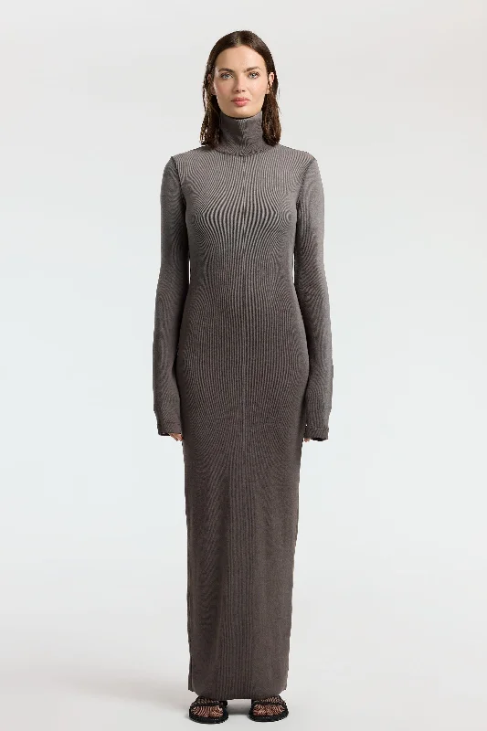 Style Breakthroughs Verona Turtleneck Maxi Dress